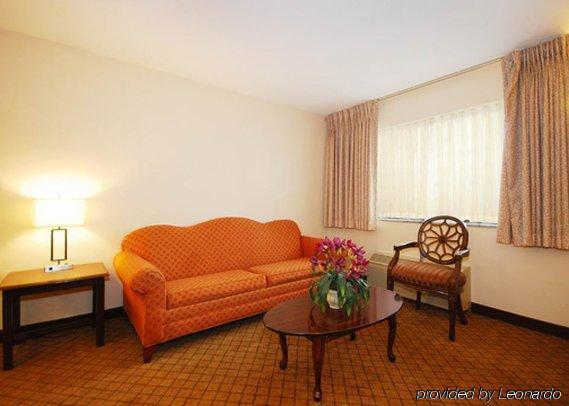 Quality Inn & Suites College Park Chambre photo