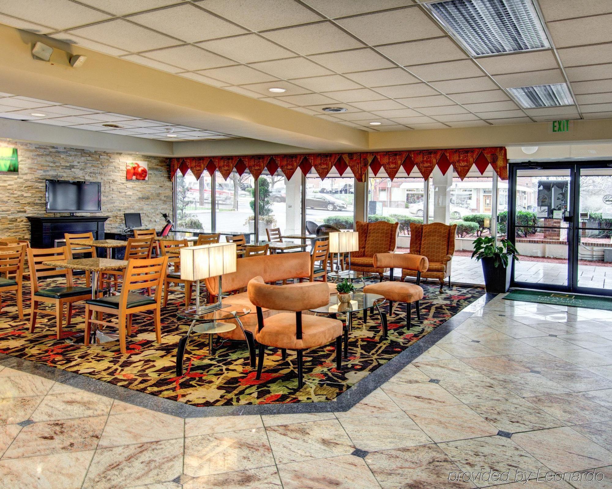Quality Inn & Suites College Park Extérieur photo