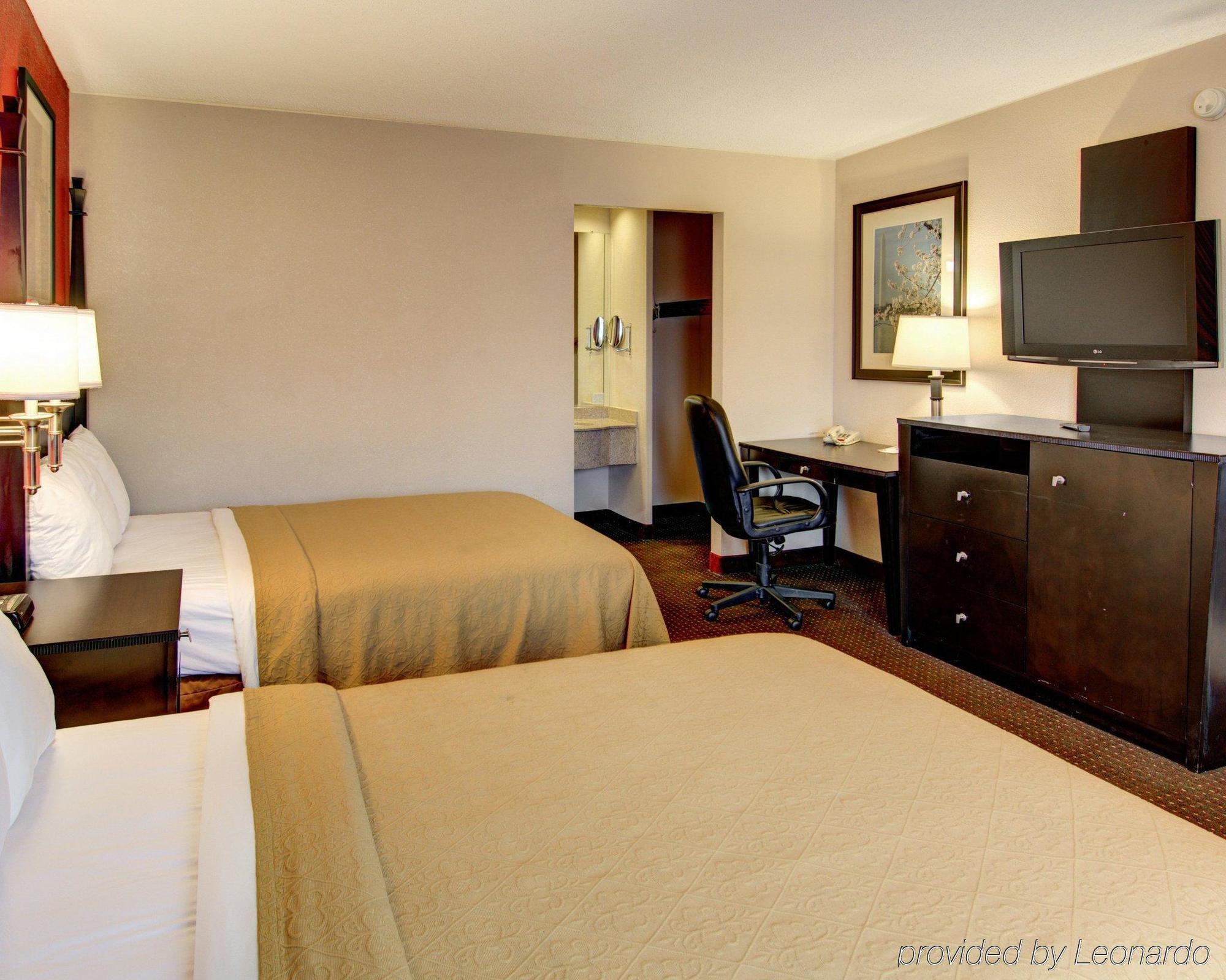 Quality Inn & Suites College Park Extérieur photo