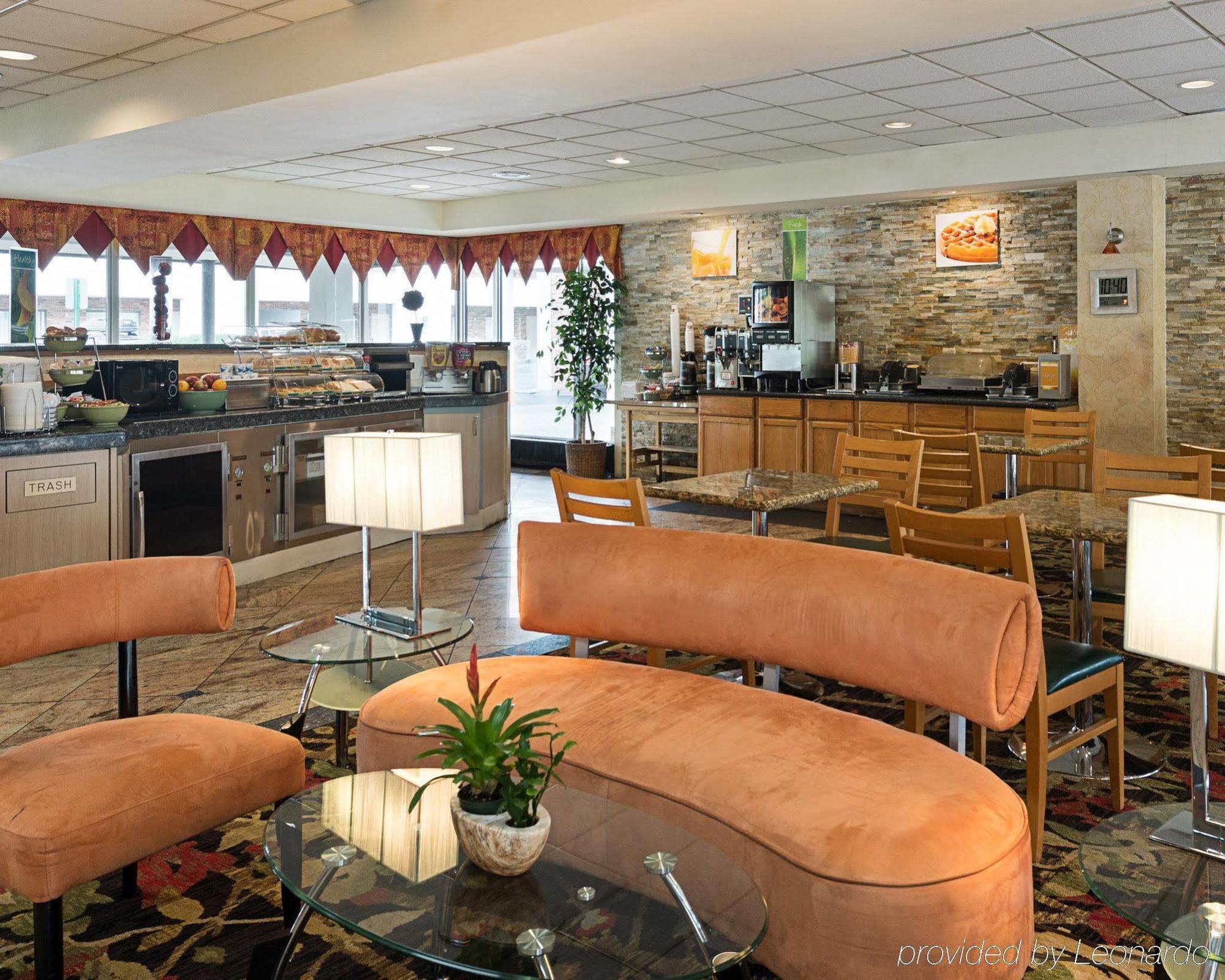 Quality Inn & Suites College Park Extérieur photo