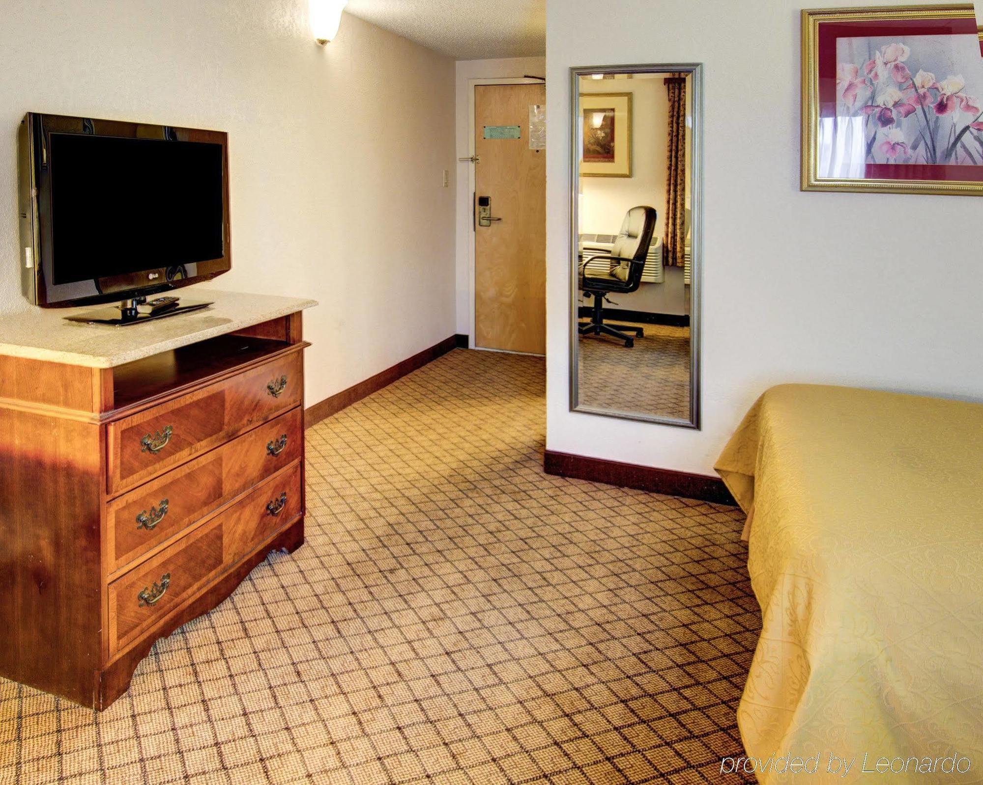 Quality Inn & Suites College Park Extérieur photo
