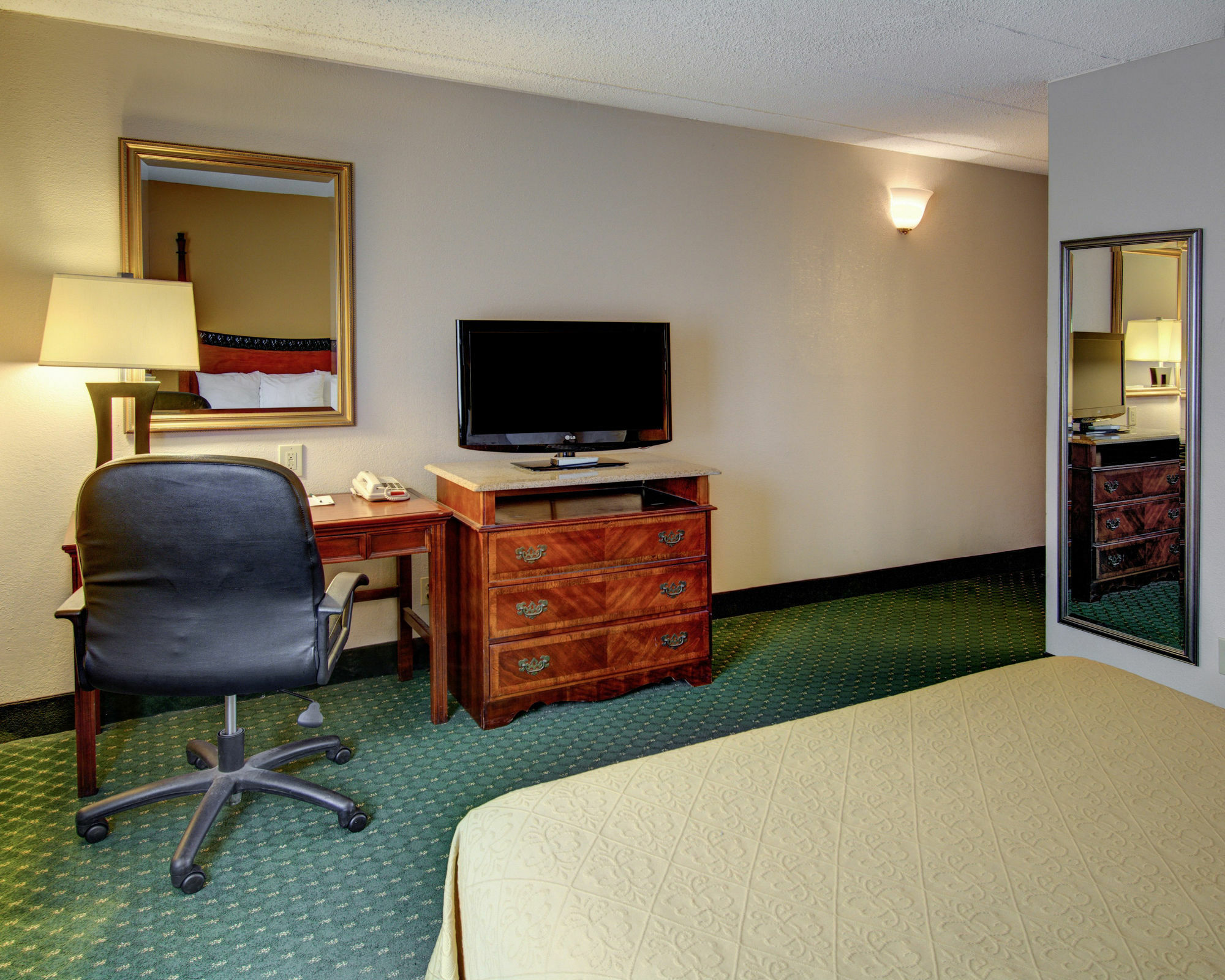 Quality Inn & Suites College Park Extérieur photo